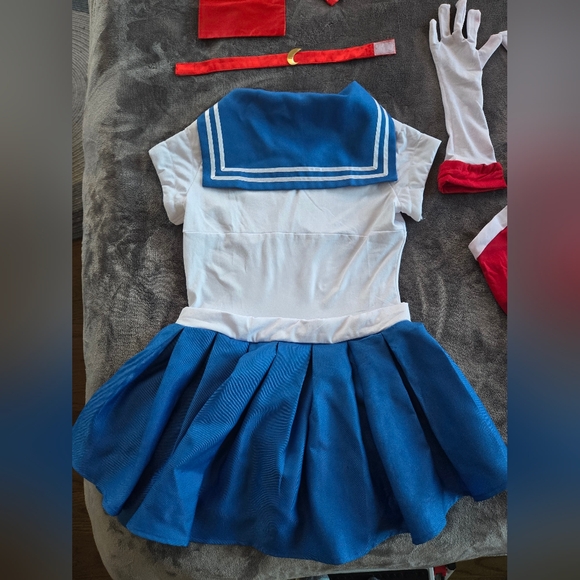 Sailor Moon Costume Red and Blue XS - Picture 7 of 13